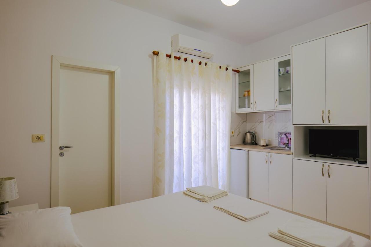 Eleni Guest House Саранда Экстерьер фото
