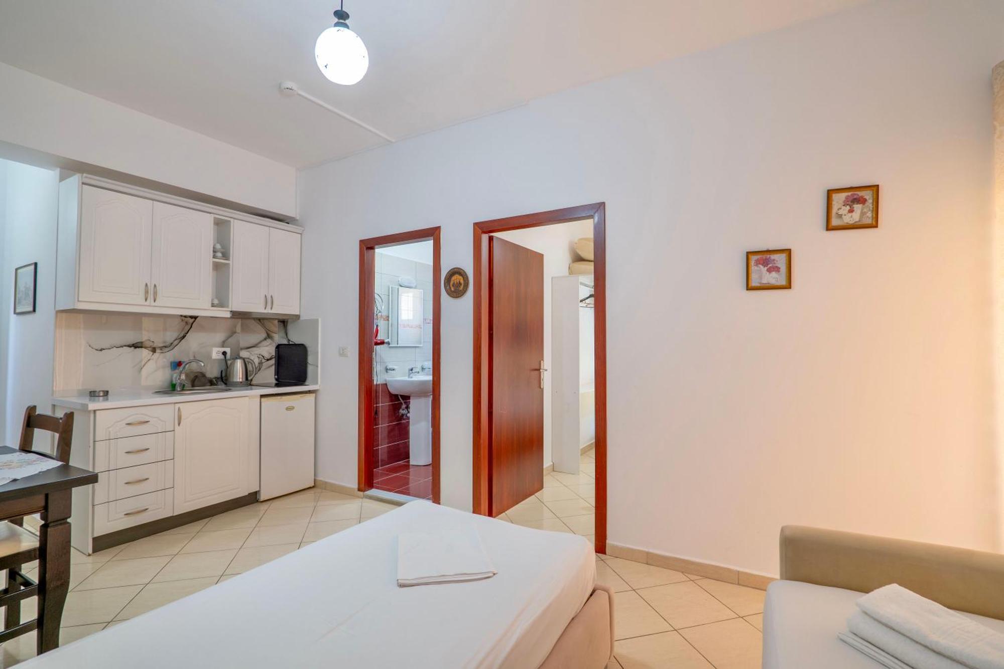 Eleni Guest House Саранда Экстерьер фото